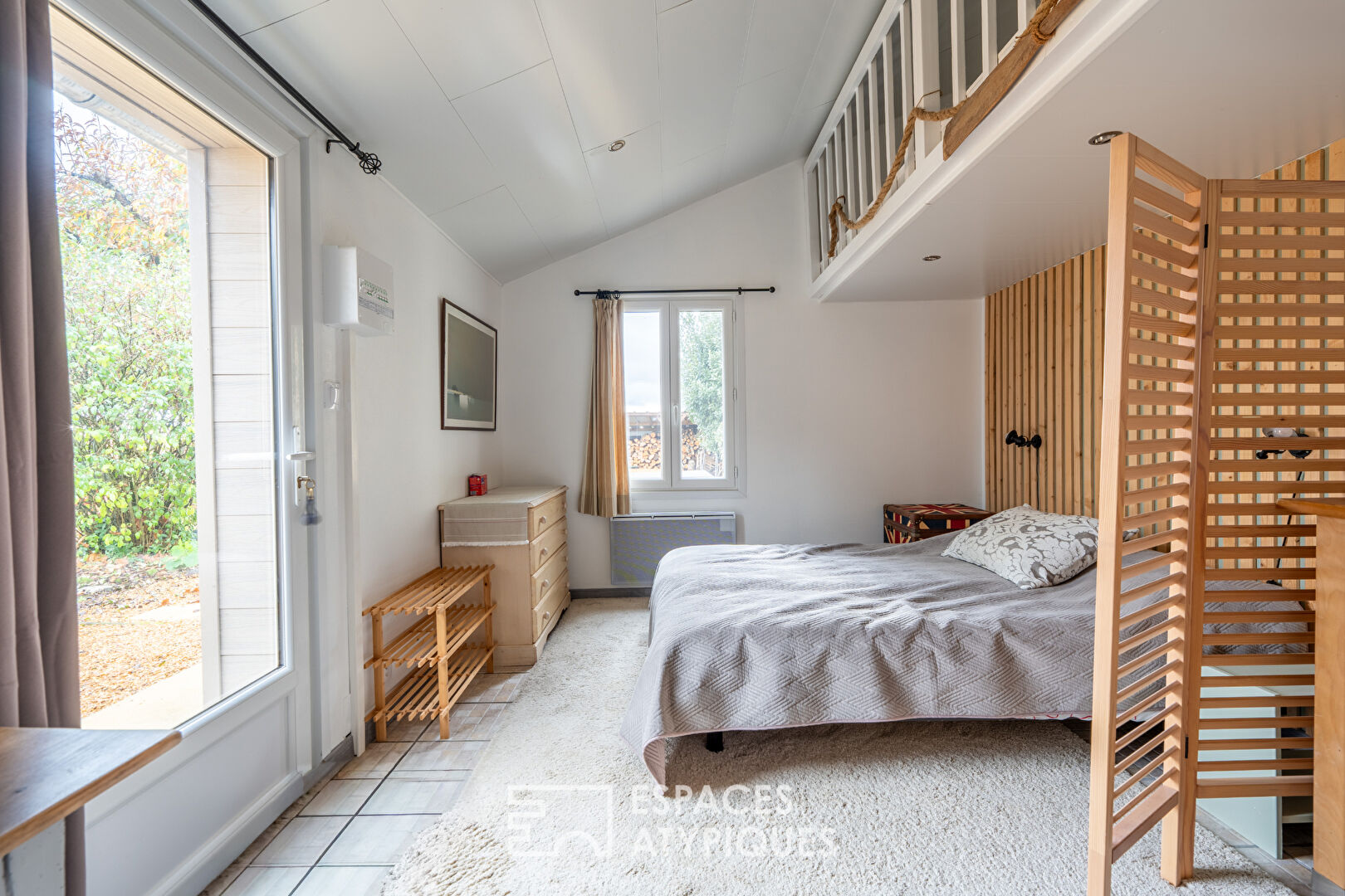 Longère avec piscine au milieu des vignes