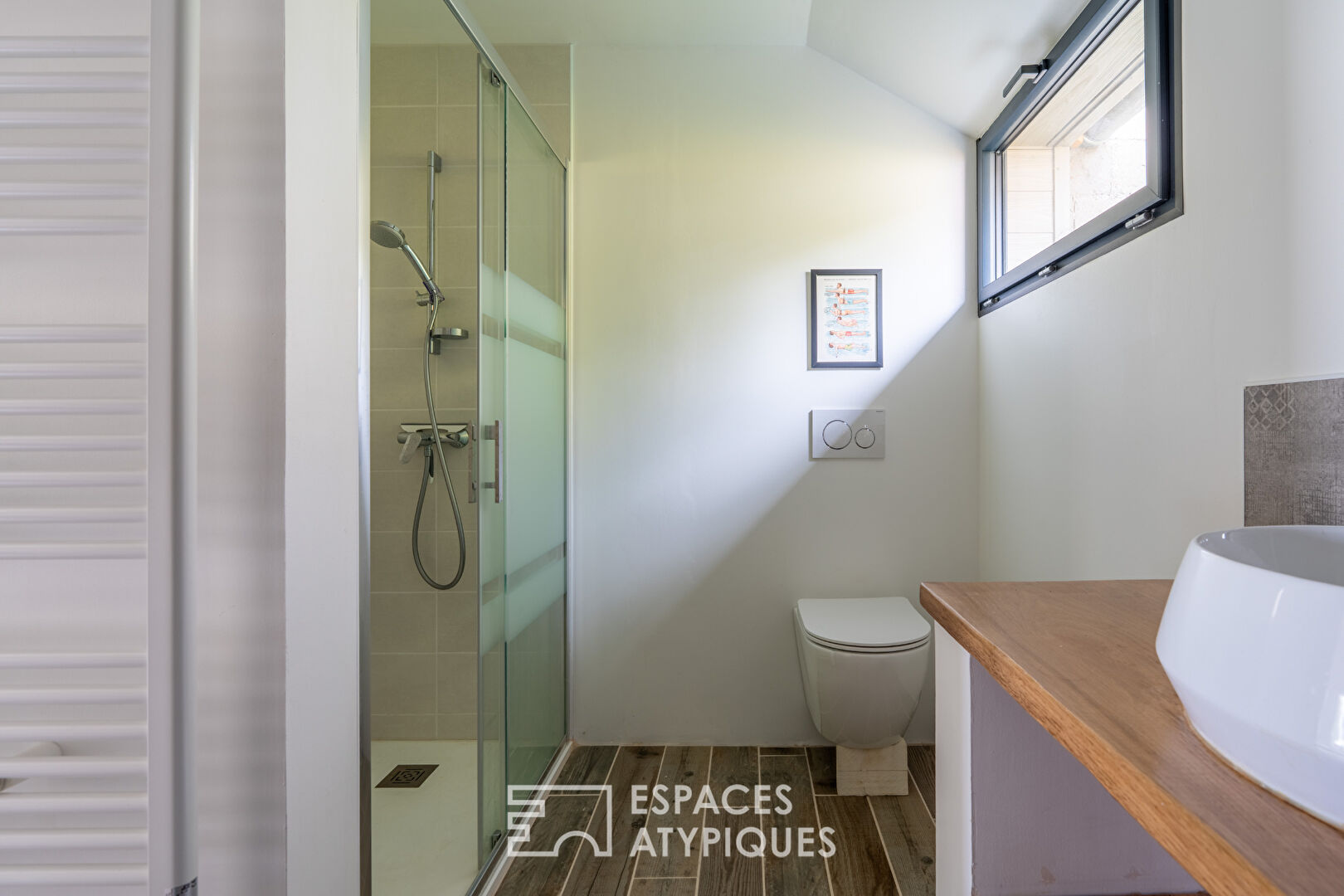 Longère avec piscine au milieu des vignes