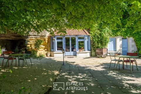 Restaurant troglodyte avec terrasse panoramique sur les vignes