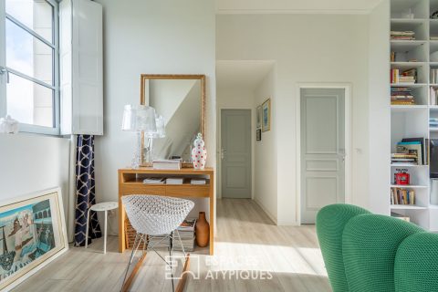 The elegance of a castle, the intimacy of an apartment