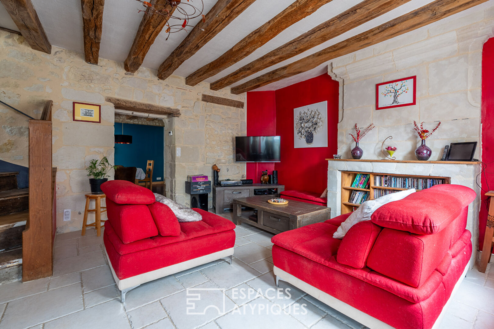 Authentique maison de bourg en pierre avec garage et cave voûtée