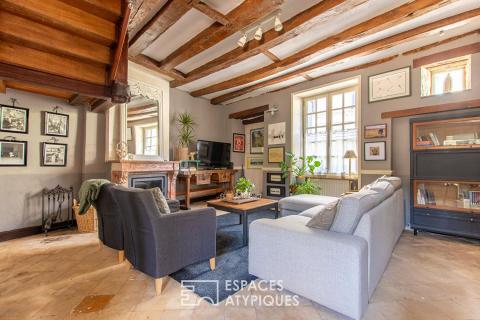 Elegante bâtisse de caractère en coeur de village