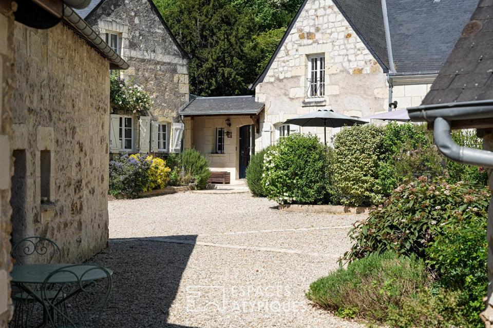 Domaine à l'esprit village au coeur de la forêt de Chinon