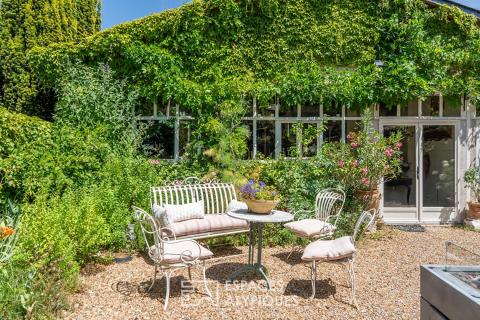 Maison de caractère avec jardin et dépendance esprit loft