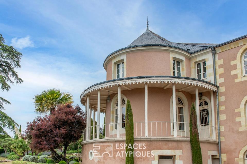 Propriété d'exception au sein d'un ancien moulin et de son vignoble bio avec vue
