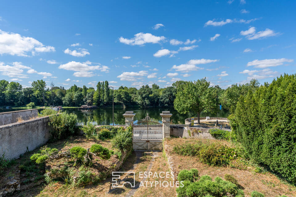 Hôtel particulier historique avec vue sur la Vienne