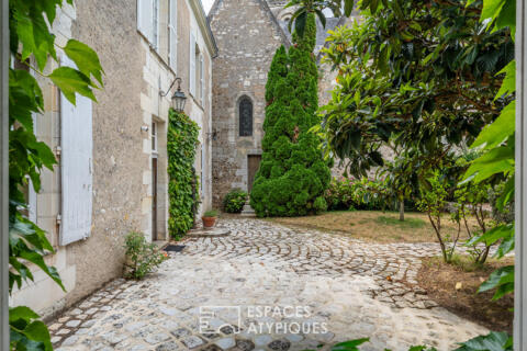 Ancien presbytère du XVIIIème à l&rsquo;ombre de l&rsquo;église