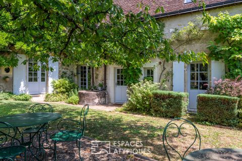 Old character house with garden on the outskirts of Amboise