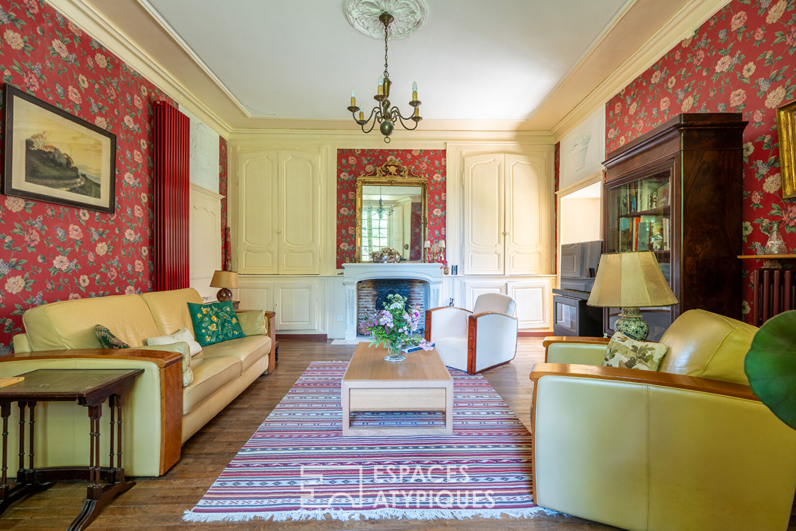 Old character house with garden on the outskirts of Amboise