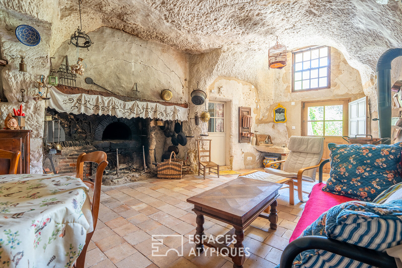 Old character house with garden on the outskirts of Amboise