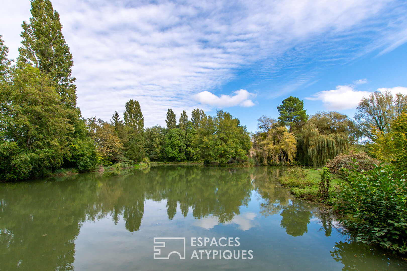 Moulin du 17e avec gites dans un cadre naturel d’exception