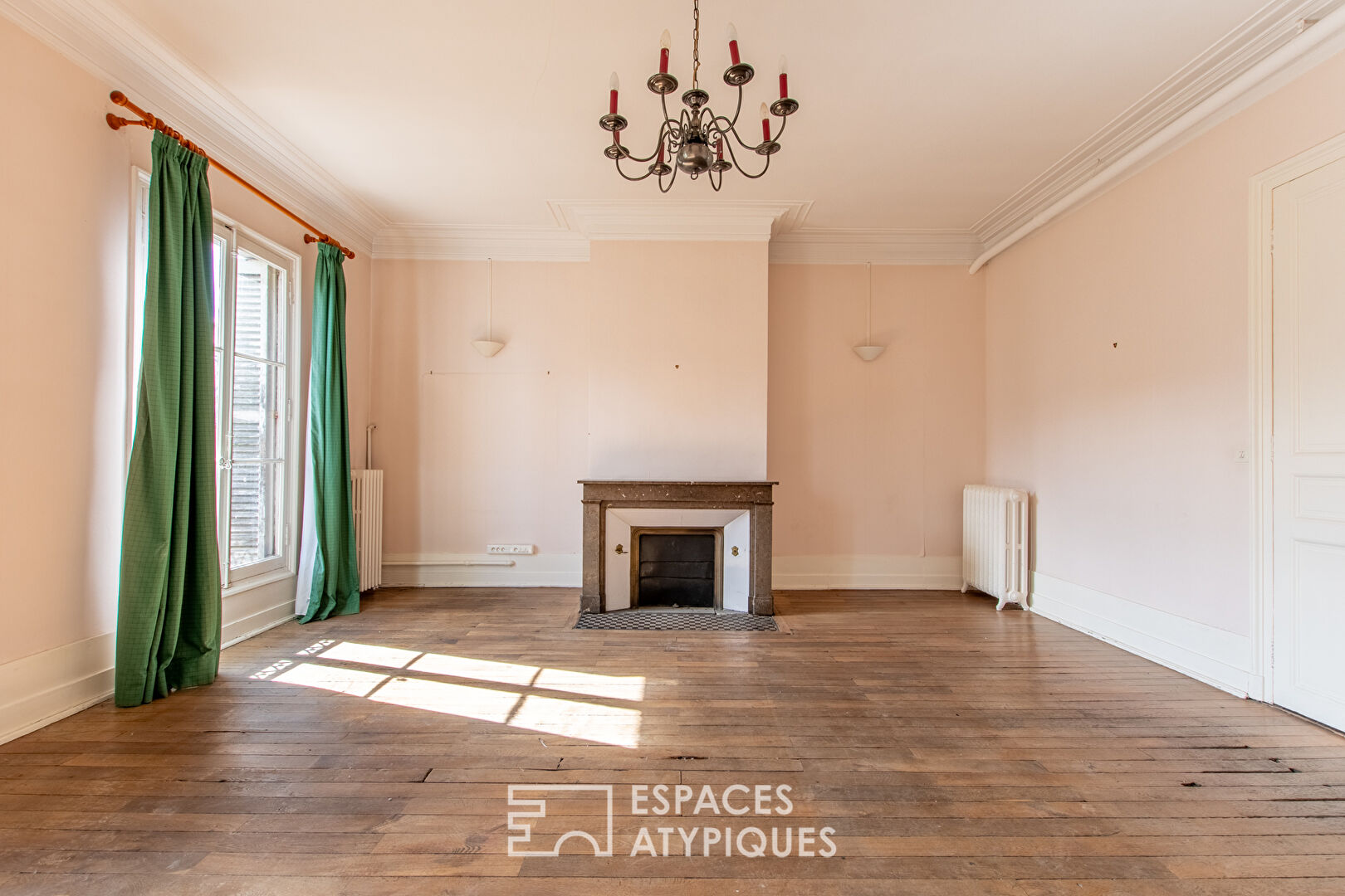 Maison de maître et dépendance dans le coeur historique de Tours