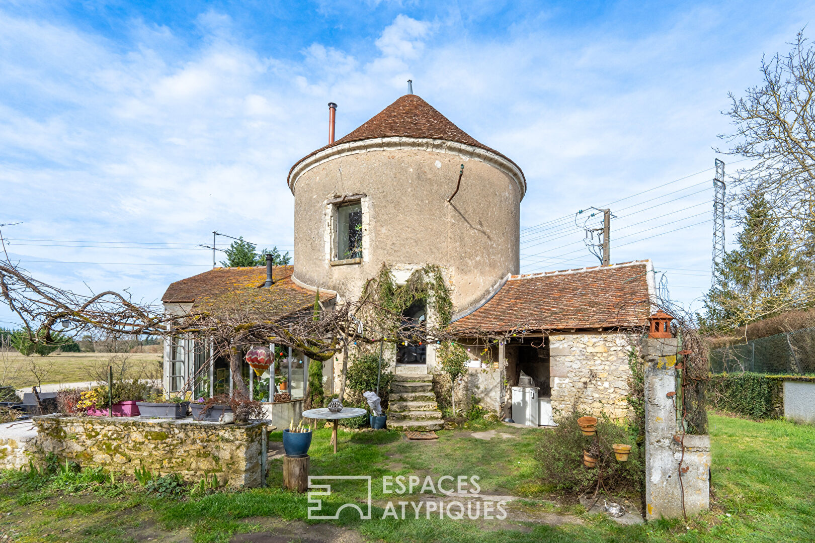 Ancien pigeonnier réhabilité en maison de charme