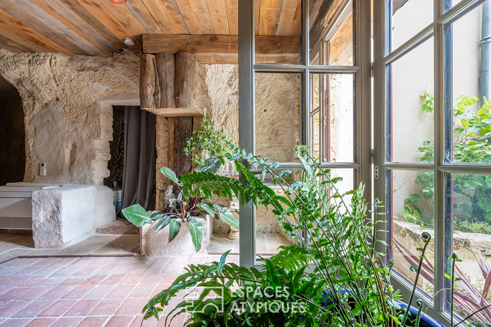 Charming semi-troglodyte lodge