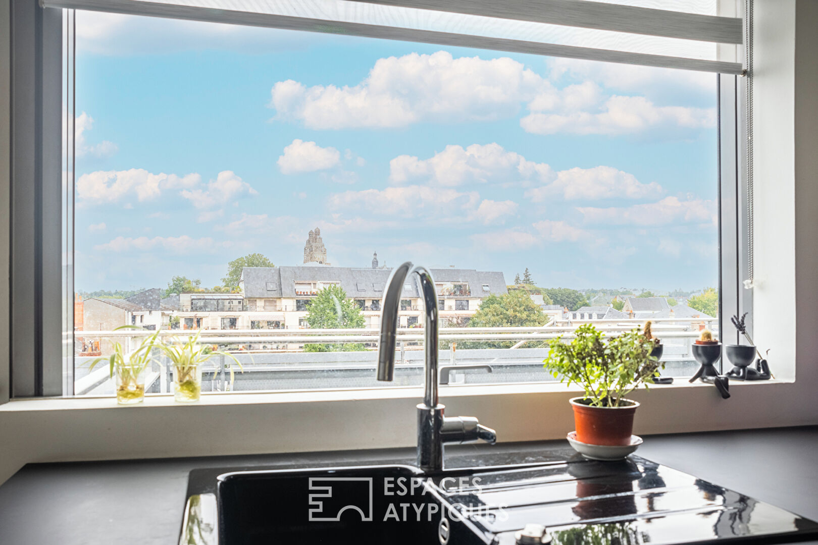 Superbe appartement avec terrasse en hyper centre de Tours