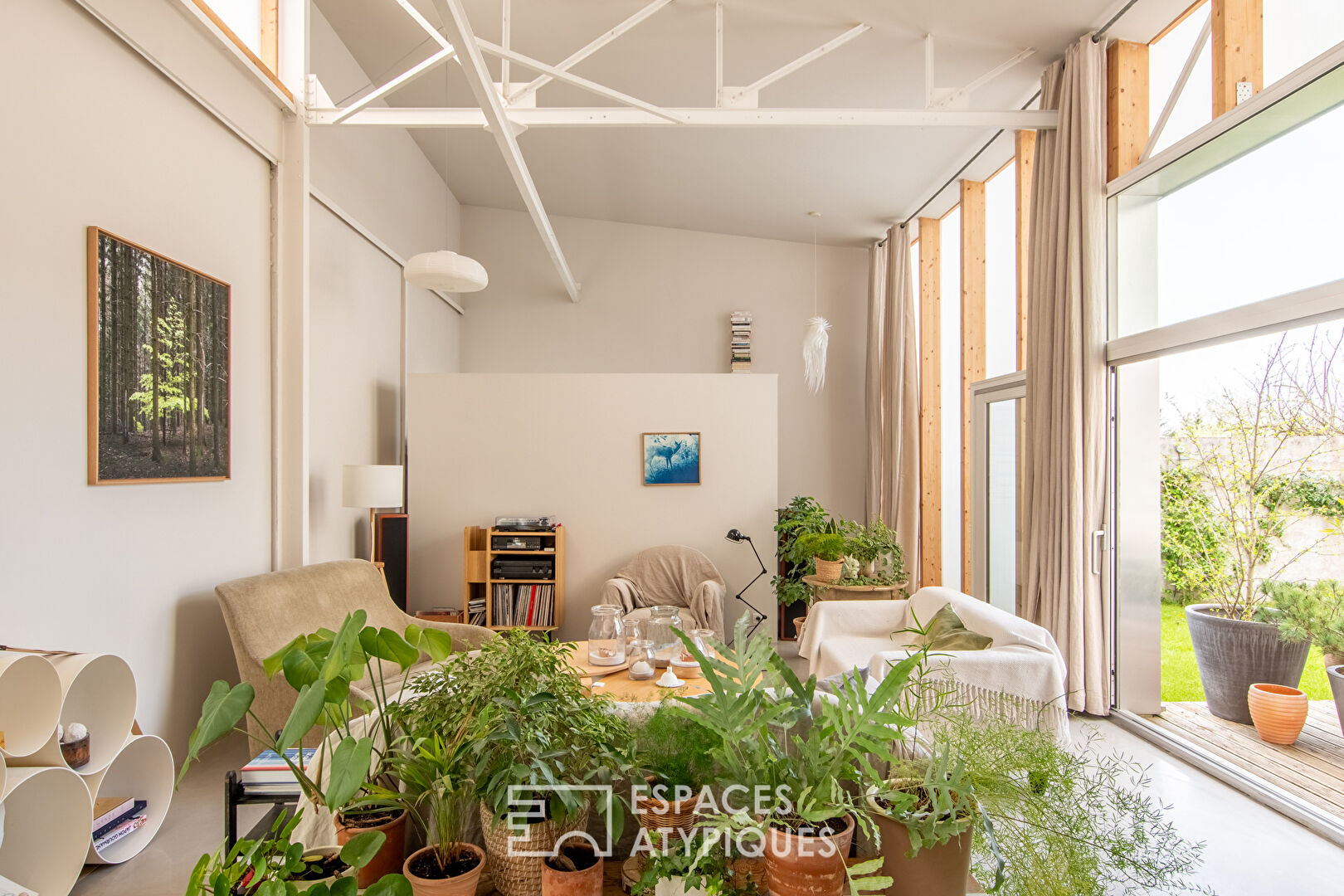 Exceptional architect-designed house in a former factory