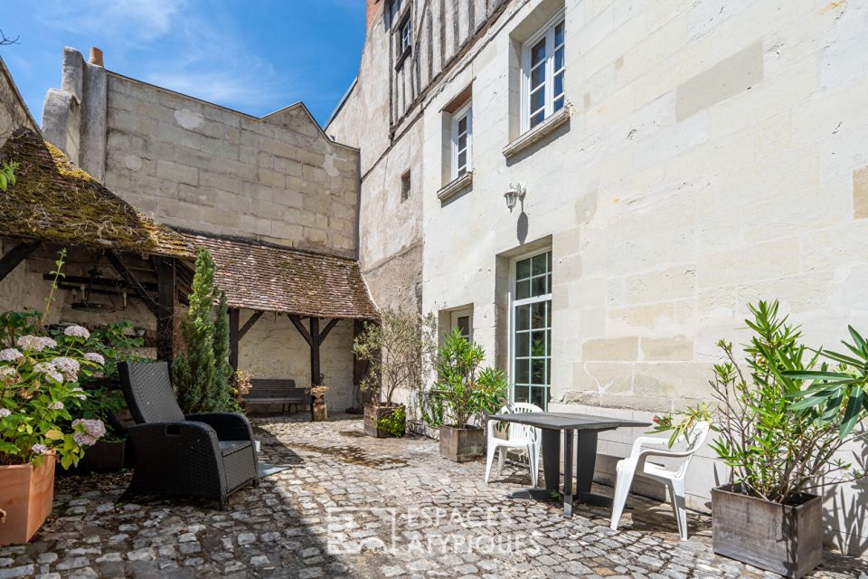 Maison ancienne de caractère du 15me siécle avec ascenseur en coeur de ville