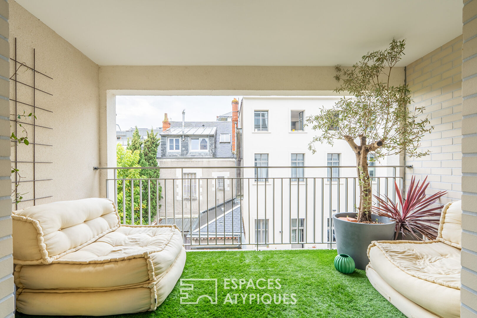 Superb duplex with loggia in the historic center of Tours