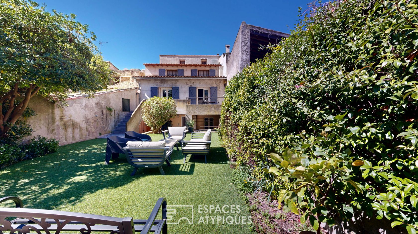 Charmante maison en pierre du XVIIe siècle avec vue sur la Cité de Carcassonne