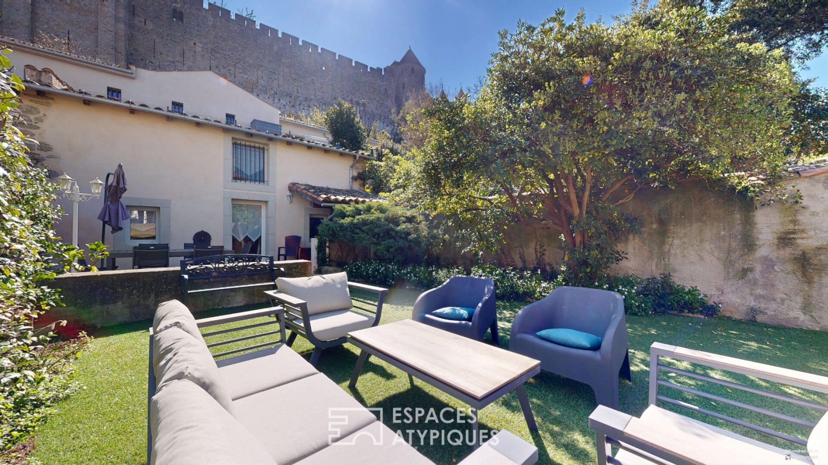 Charmante maison en pierre du XVIIe siècle avec vue sur la Cité de Carcassonne