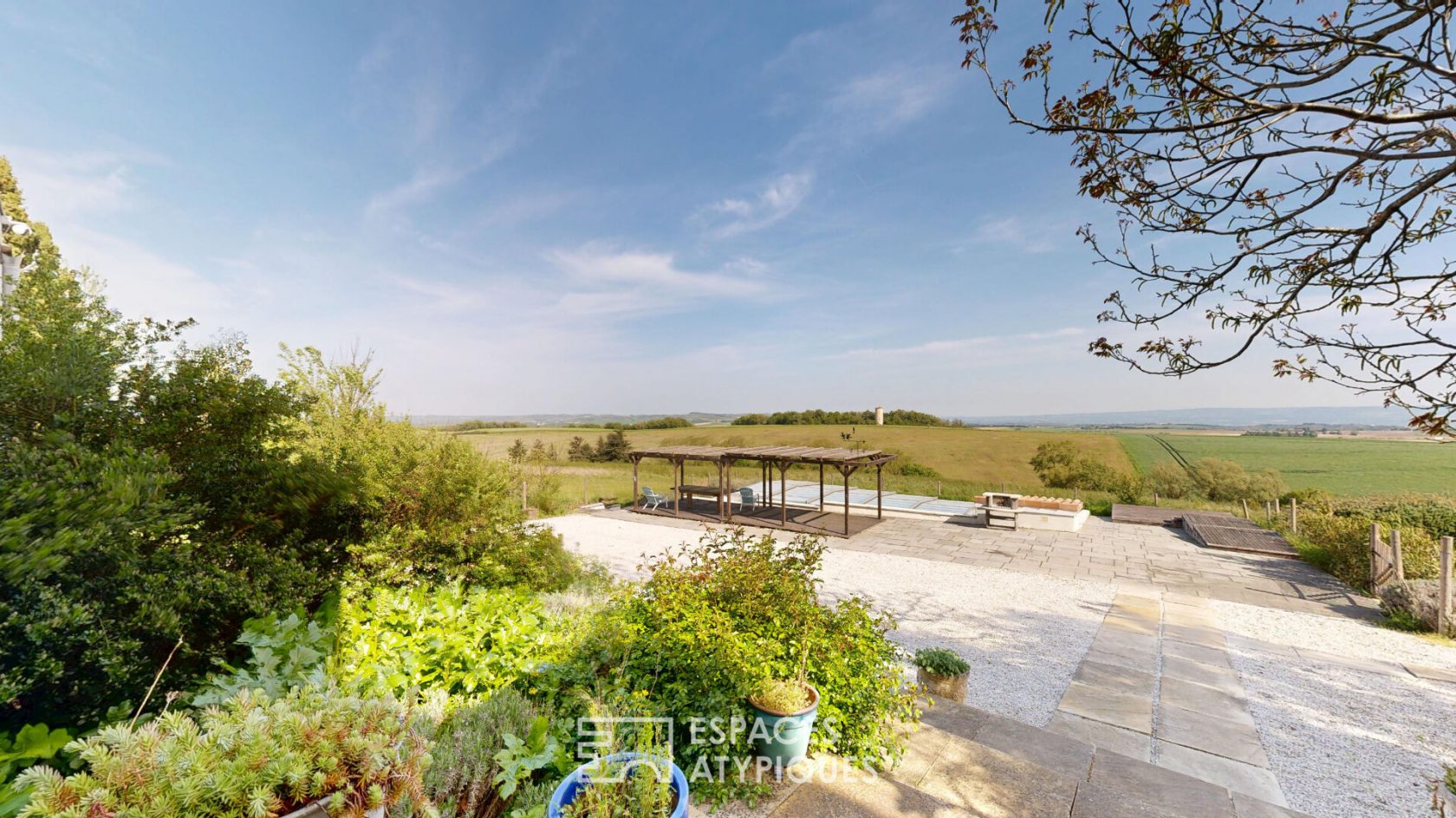 Propriété d’exception avec piscine, étang privés et avec vue panoramique sur les Pyrénées