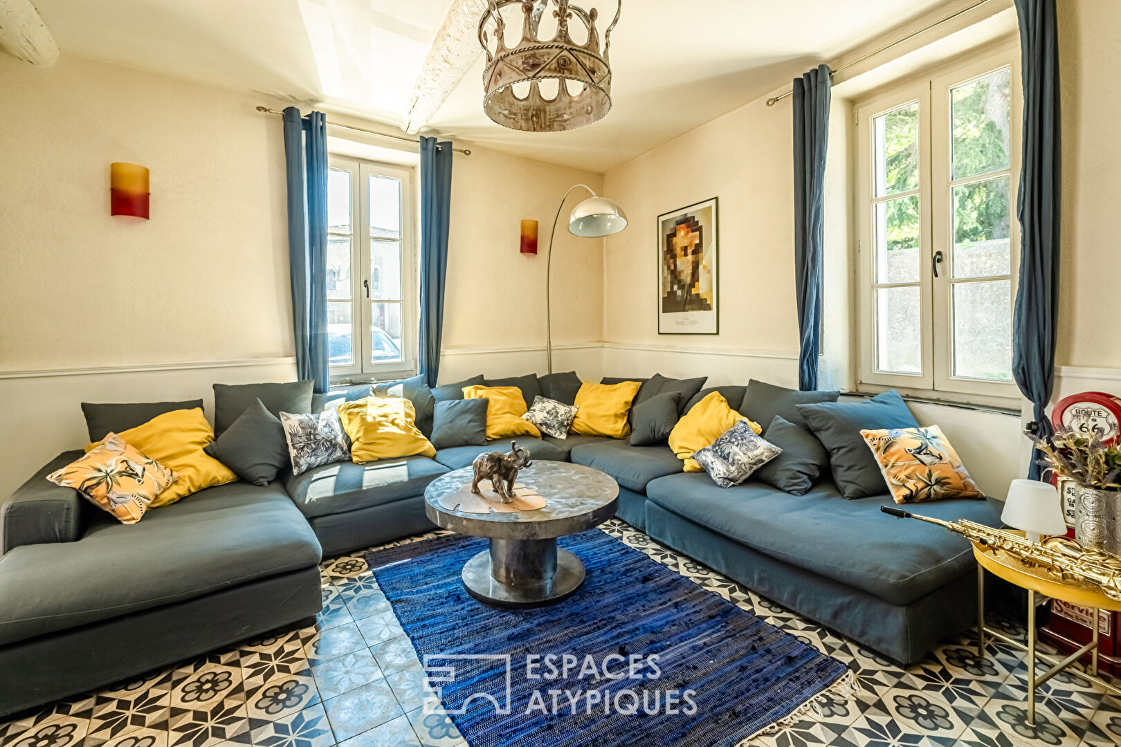 Élégante bourgeoise avec terrasse sur les toits