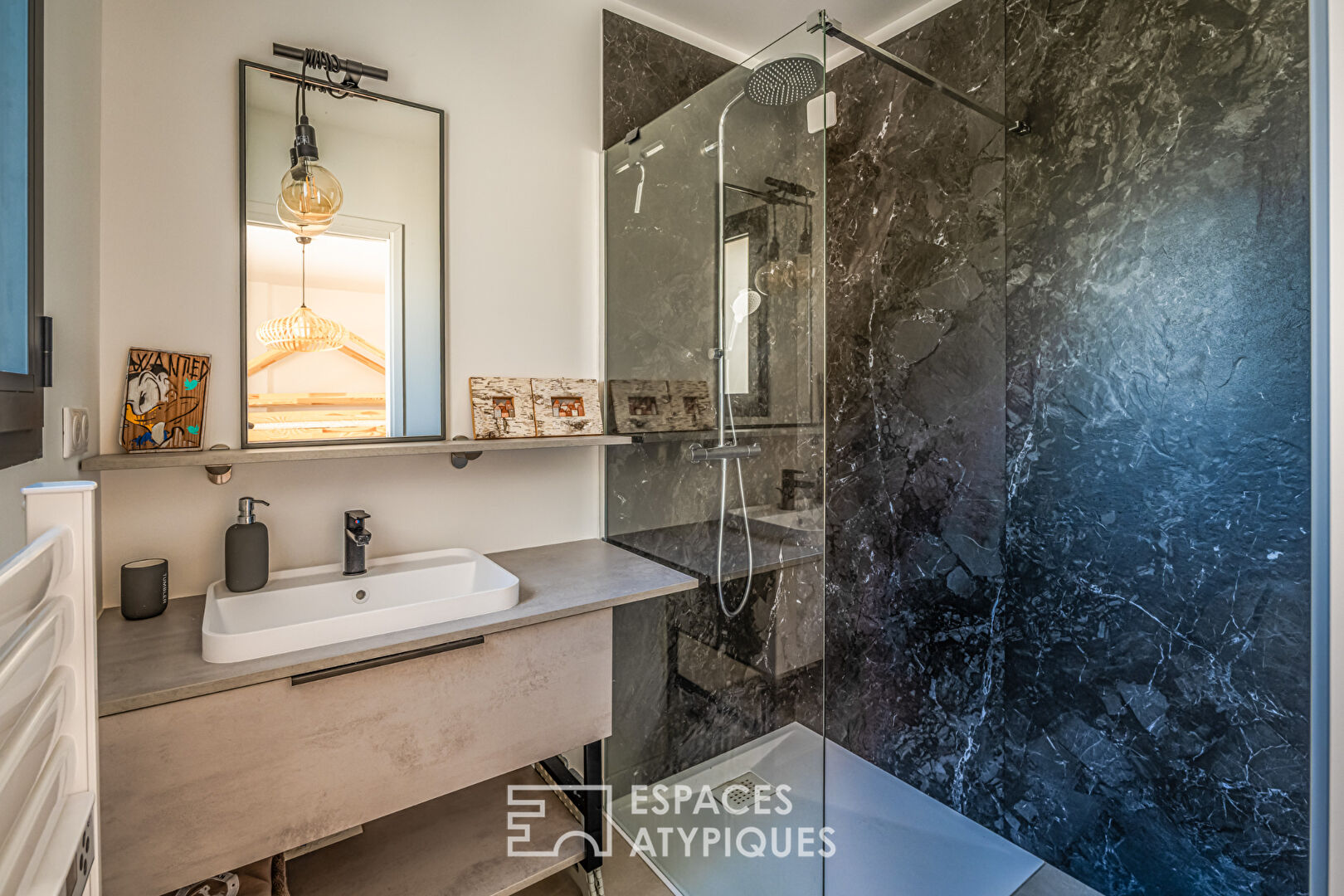 Villa d’architecte d’exception avec vue imprenable et piscine à débordement