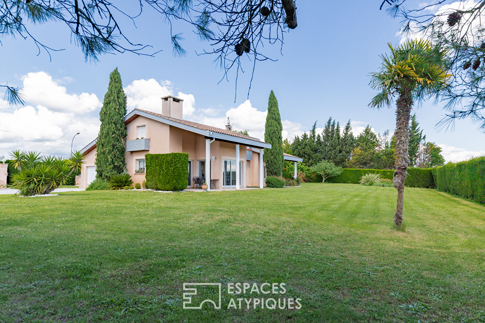 Villa d’architecte avec vue Pyrénées à Saint-Martin-Lalande