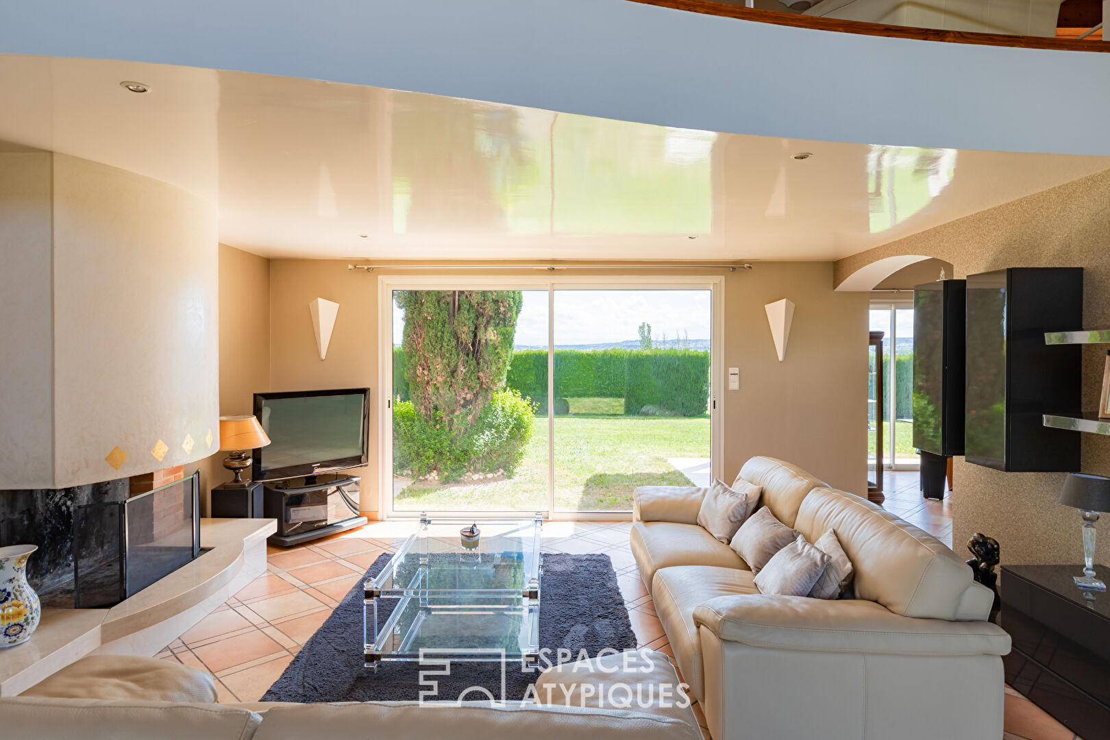 Villa d’architecte avec vue Pyrénées à Saint-Martin-Lalande