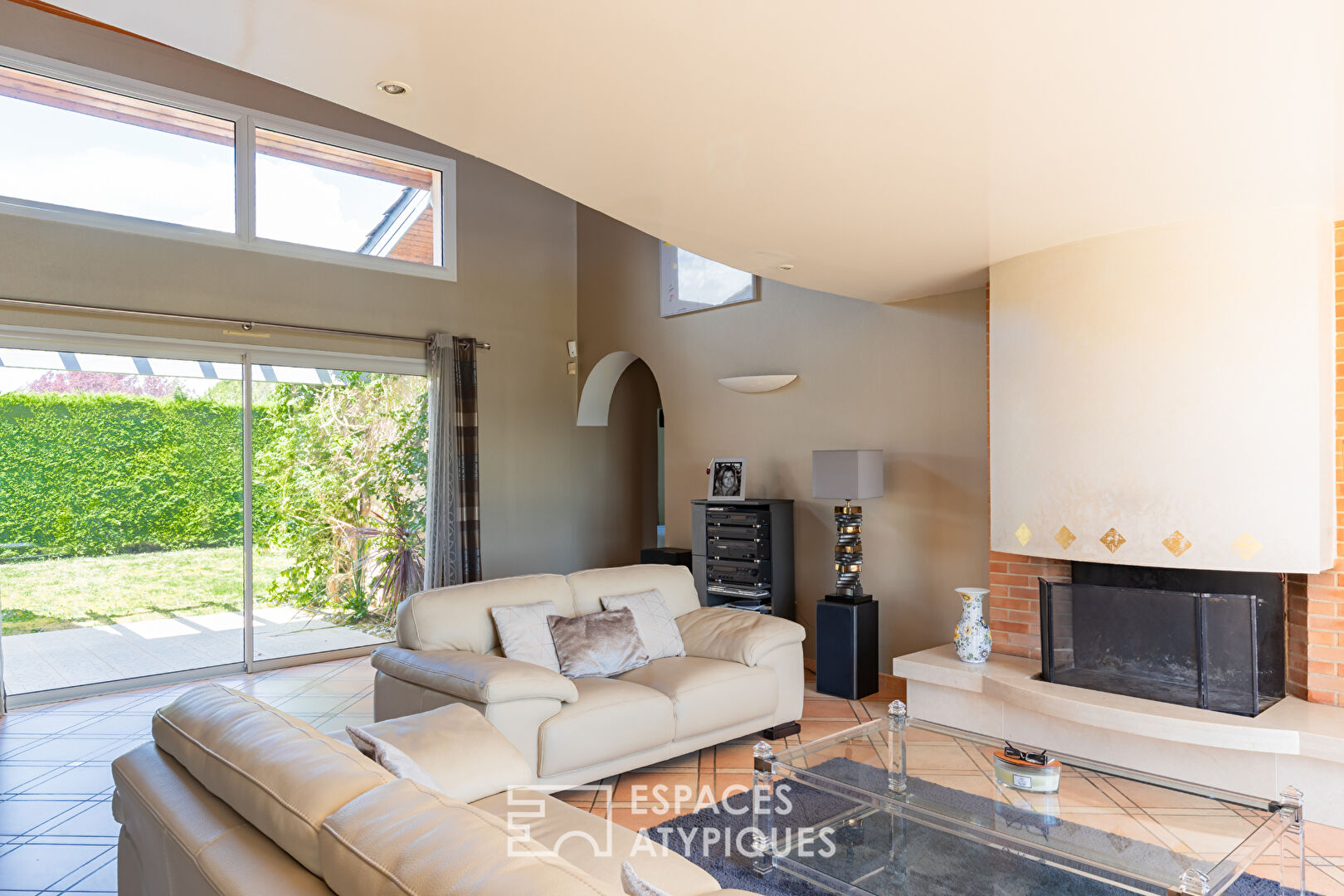 Villa d’architecte avec vue Pyrénées à Saint-Martin-Lalande