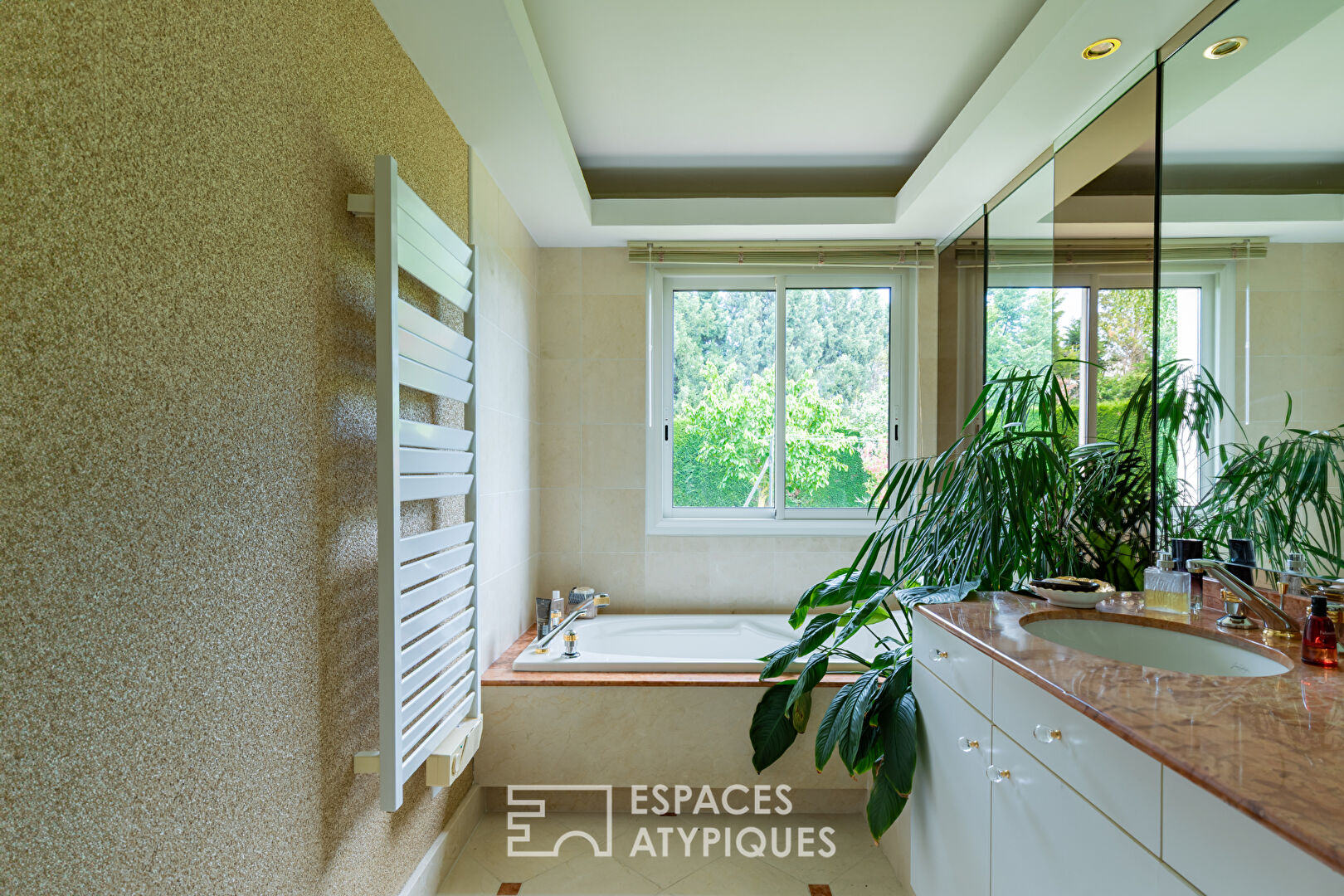 Villa d’architecte avec vue Pyrénées à Saint-Martin-Lalande
