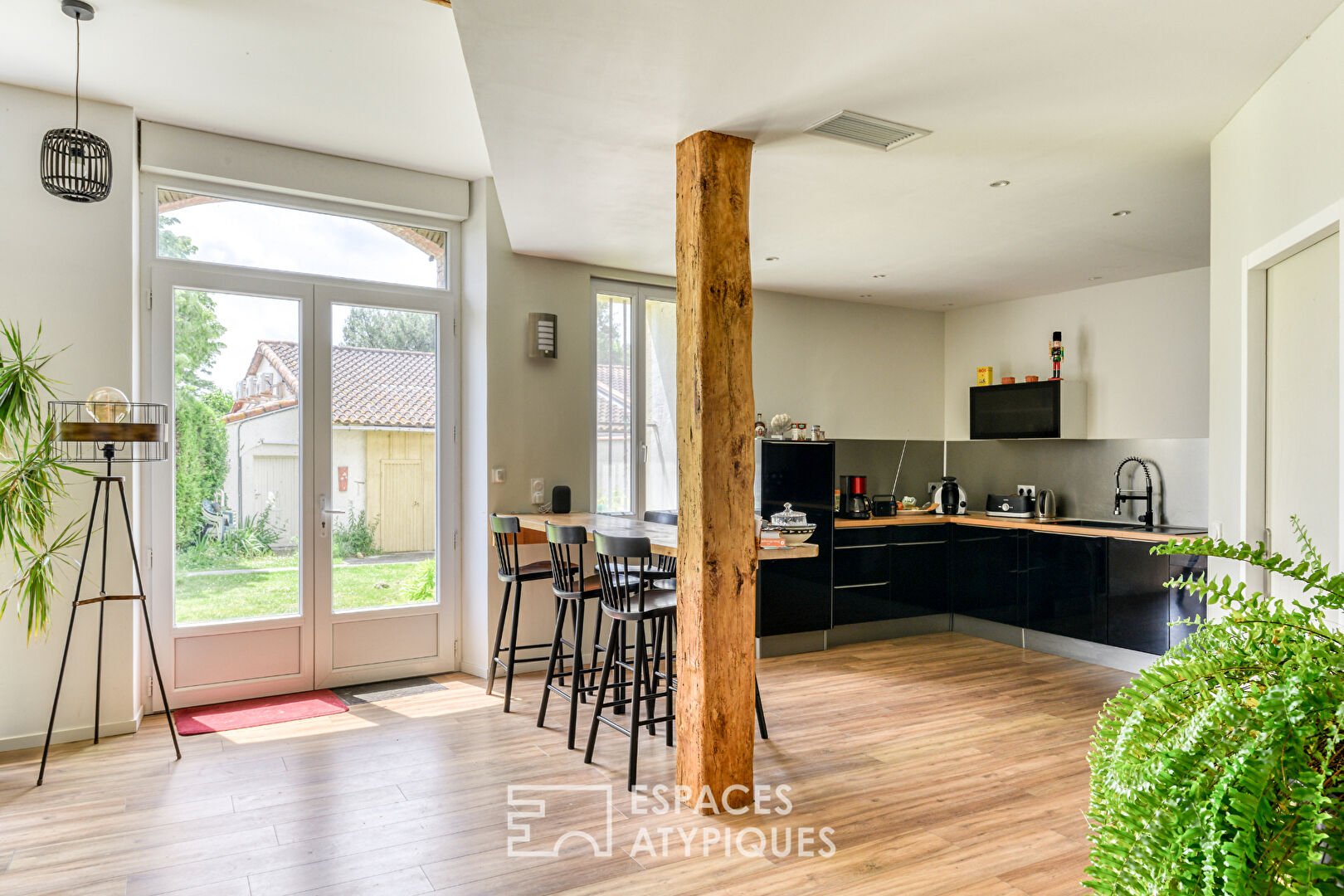 Maison de maître rénovée près du Lauragais avec dépendances et parc arboré