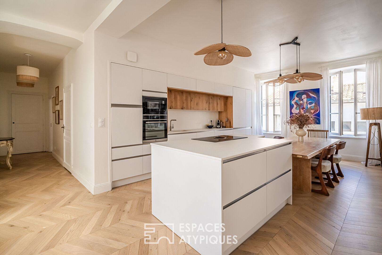 Appartement de caractère avec terrasse et garage proche des Halles de Narbonne