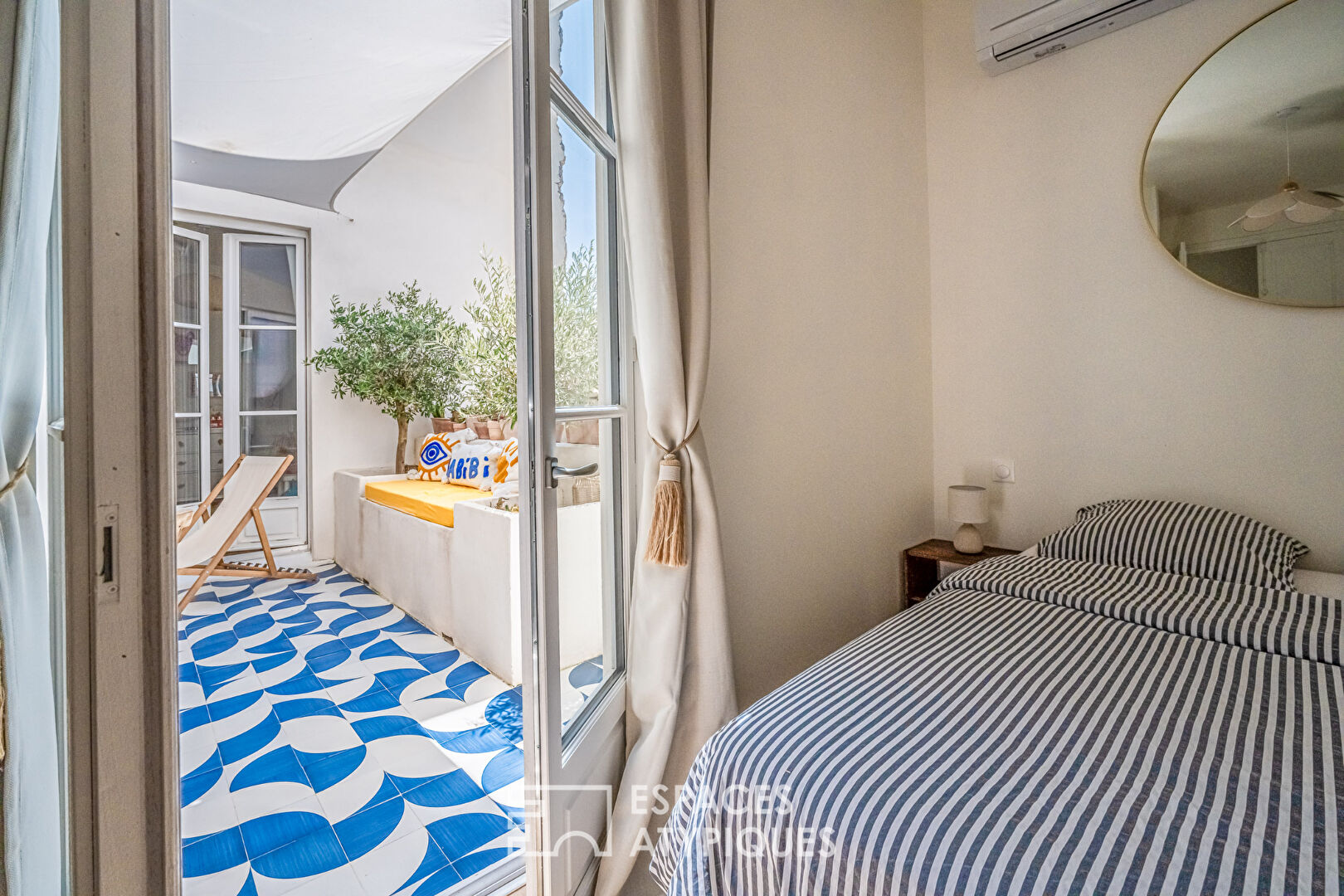 Appartement de caractère avec terrasse et garage proche des Halles de Narbonne