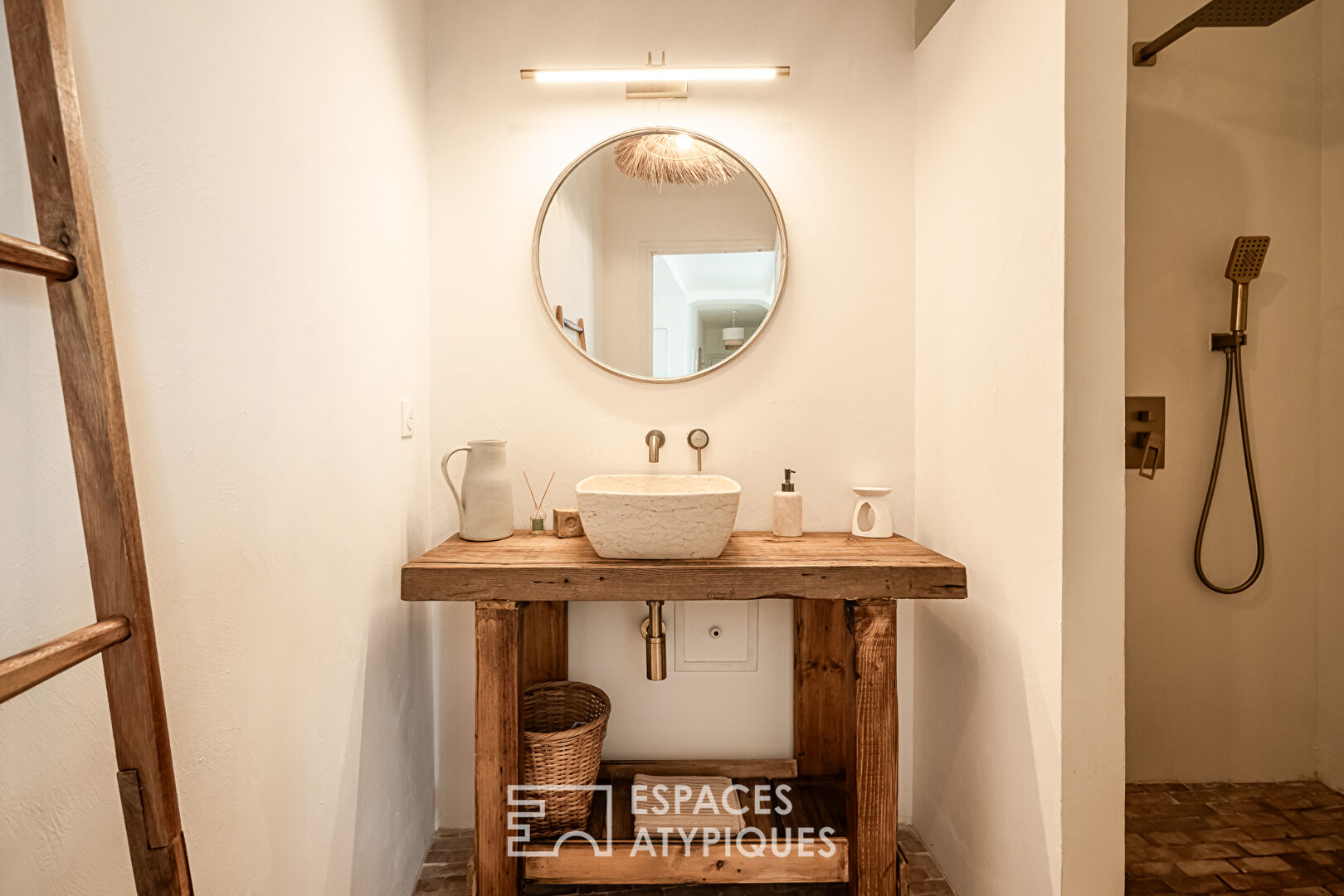 Appartement de caractère avec terrasse et garage proche des Halles de Narbonne