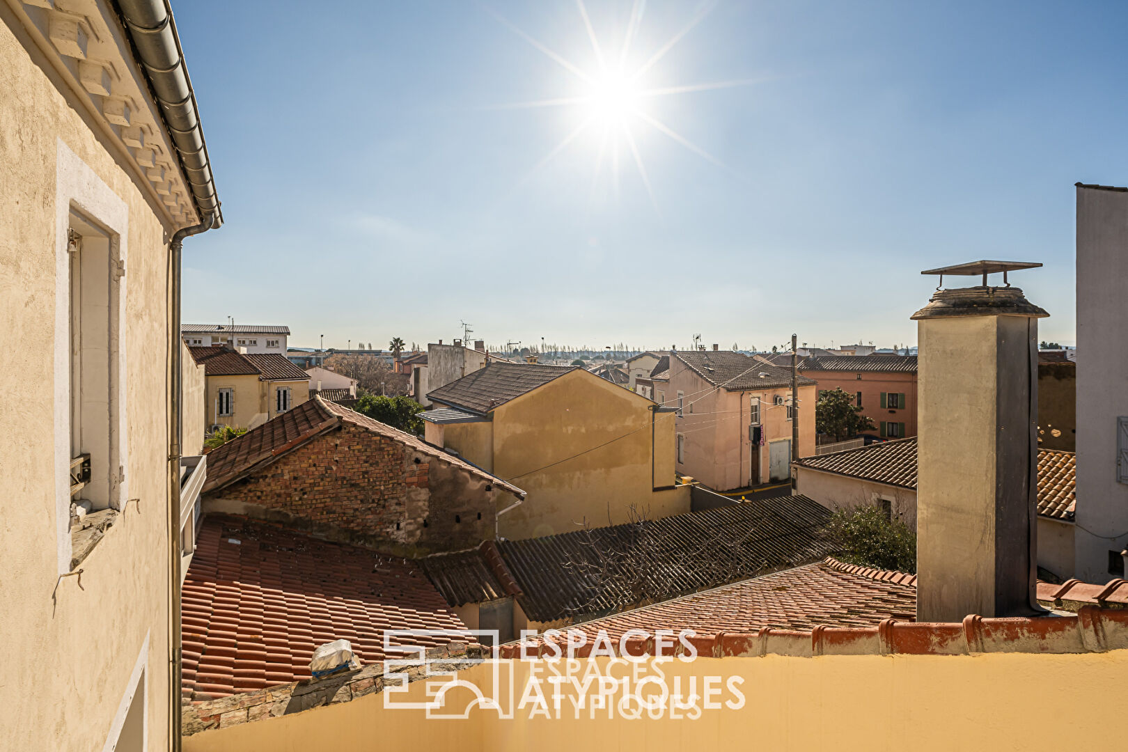 Loft en dernier étage avec vue sur les toits de Narbonne