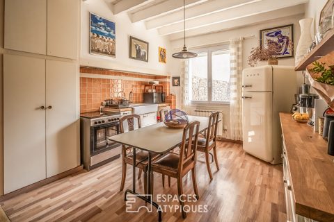 Appartement lumineux avec terrasse, au calme, à deux pas des Halles de Narbonne