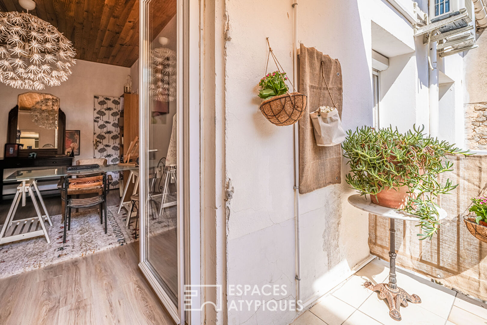 Appartement lumineux avec terrasse, au calme, à deux pas des Halles de Narbonne