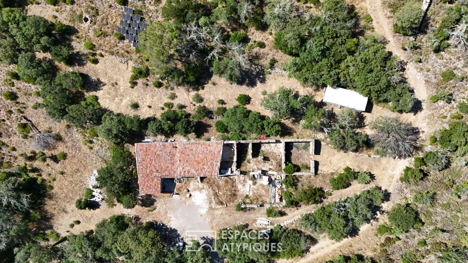 Bergerie du XVe siècle rénovée - Autonomie complète en pleine réserve naturelle