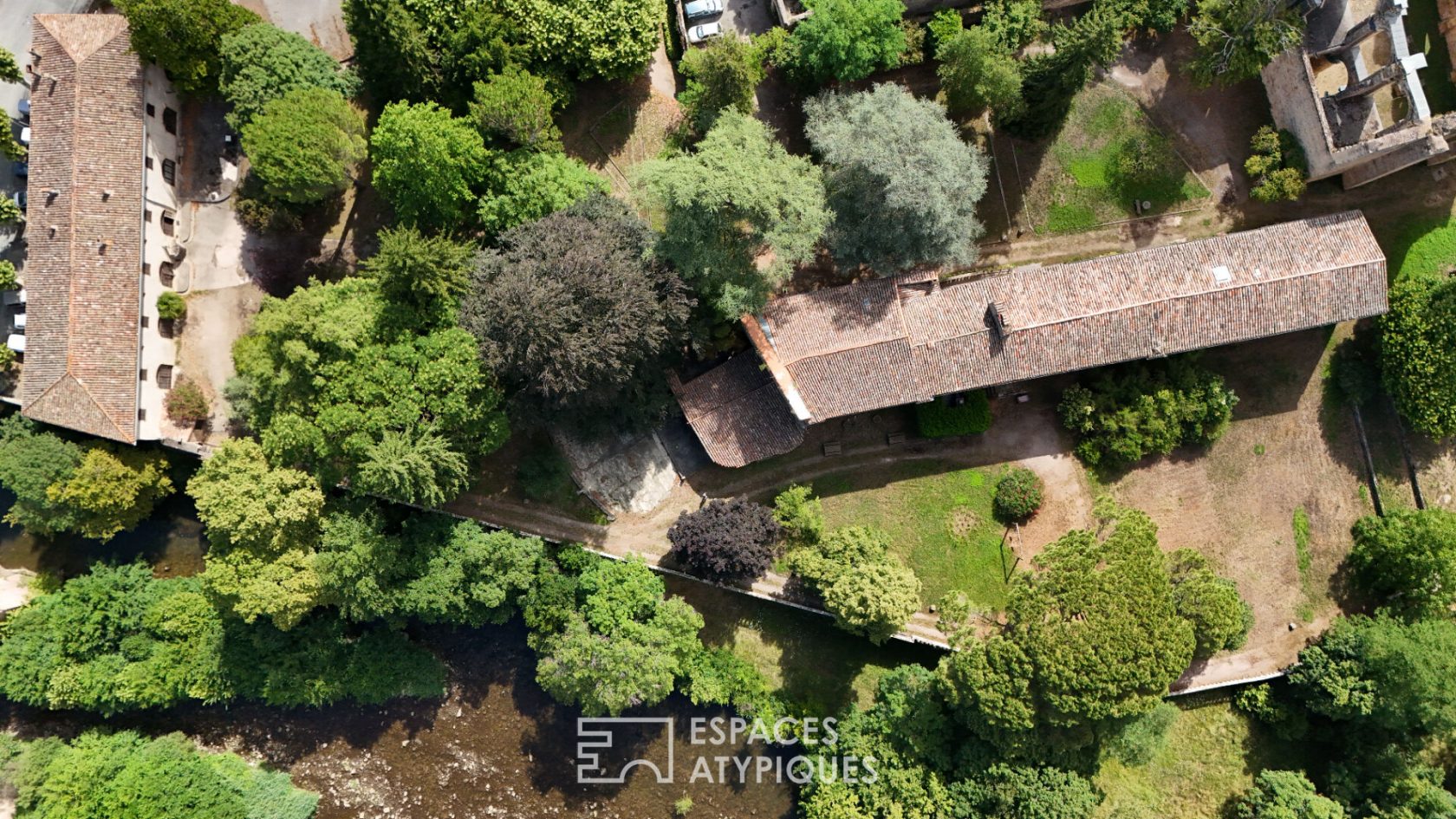 Ancien évêché du XVII au coeur du Pays Cathare – Demeure historique de caractère