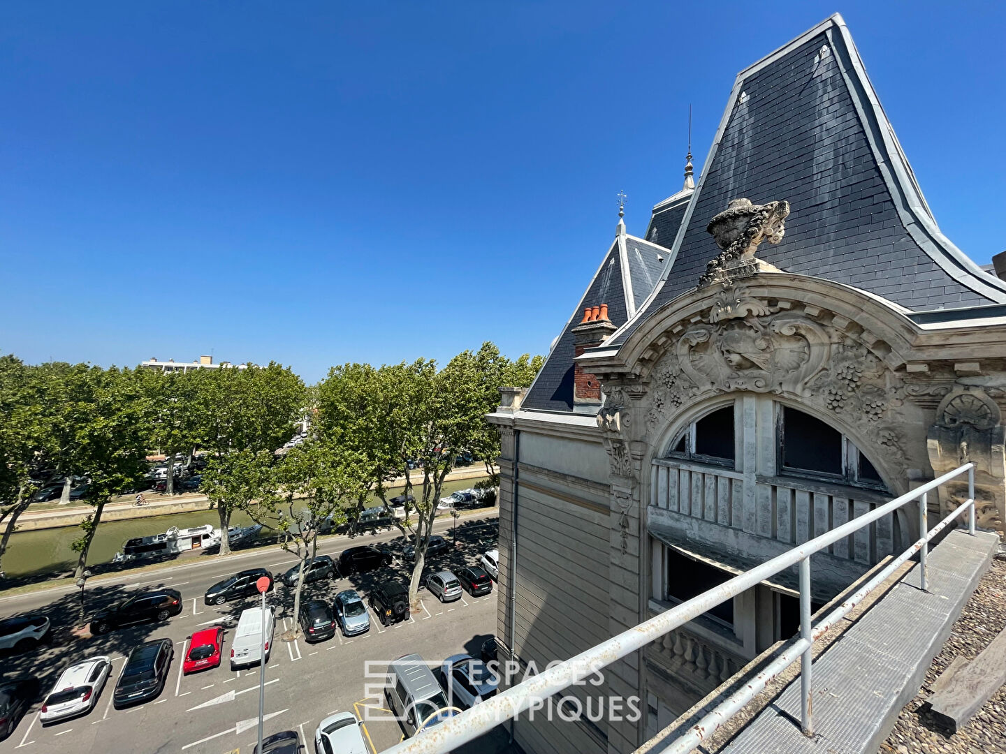 Superbe appartement de 103m2 avec rooftop sur les quais de Narbonne