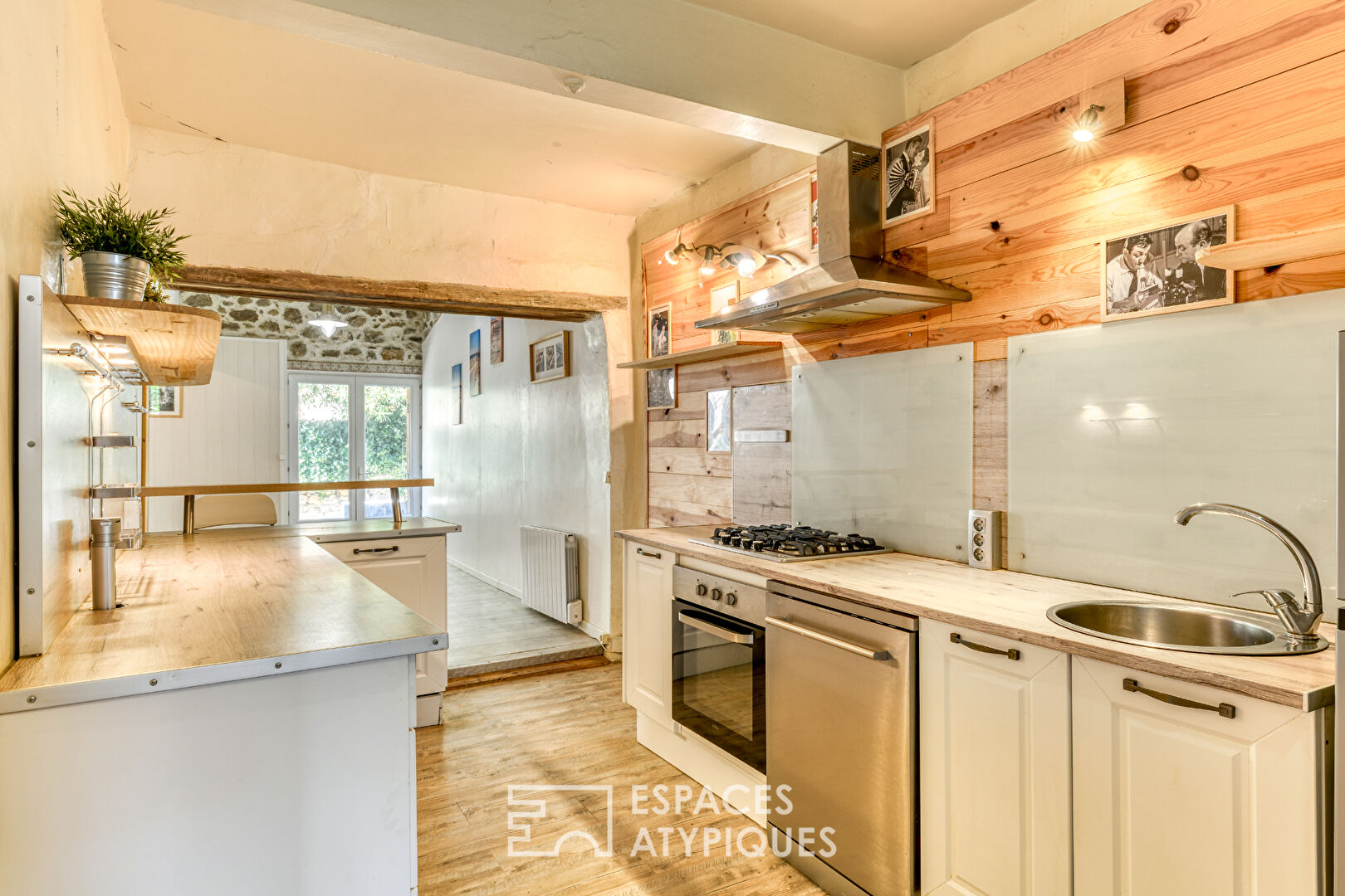 Maison de village atypique de 200 m² avec fort potentiel au coeur de Padern