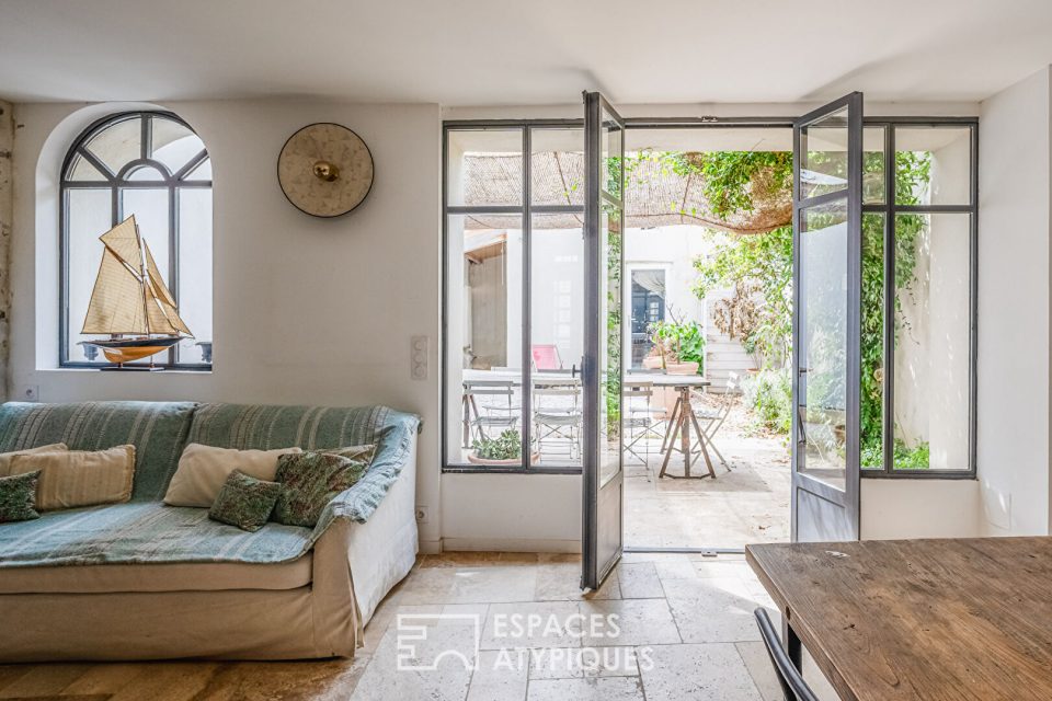 Propriété de charme rénovée avec cour intime, idéal chambres d'hôtes au coeur de Gruissan