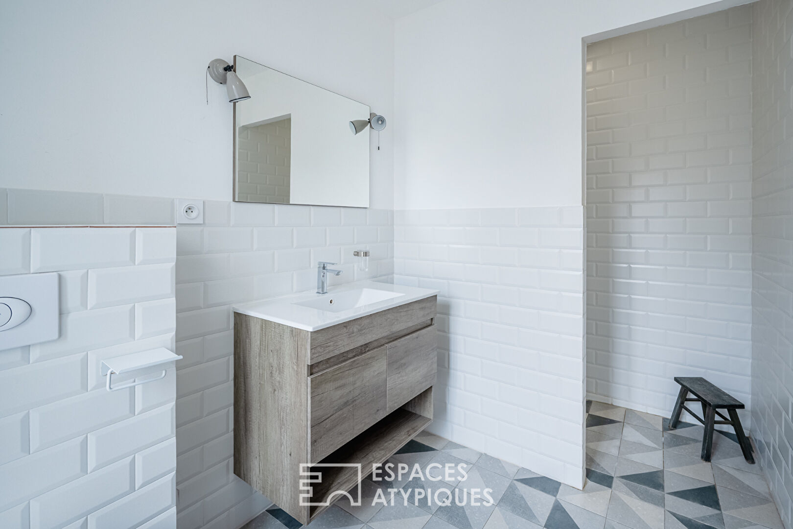 Propriété de charme rénovée avec cour intime, idéal chambres d’hôtes au coeur de Gruissan