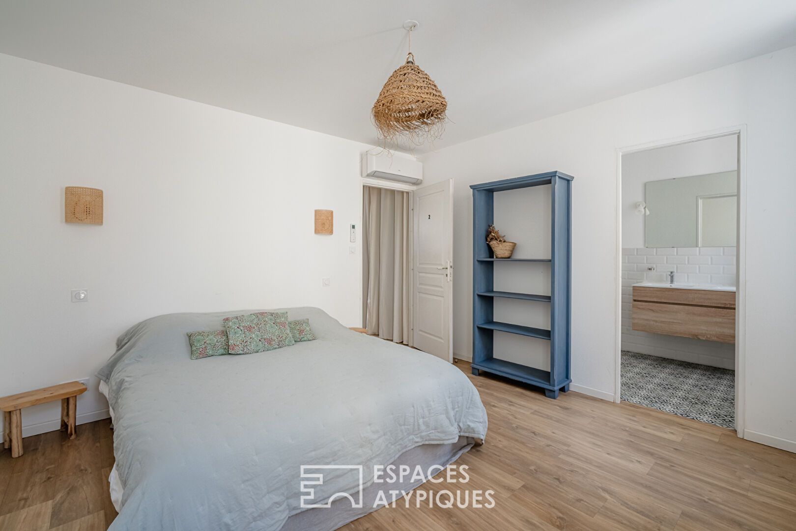 Propriété de charme rénovée avec cour intime, idéal chambres d’hôtes au coeur de Gruissan