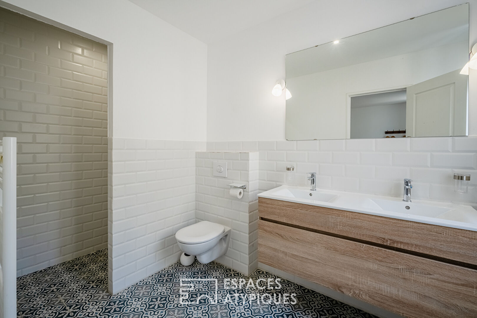 Propriété de charme rénovée avec cour intime, idéal chambres d’hôtes au coeur de Gruissan