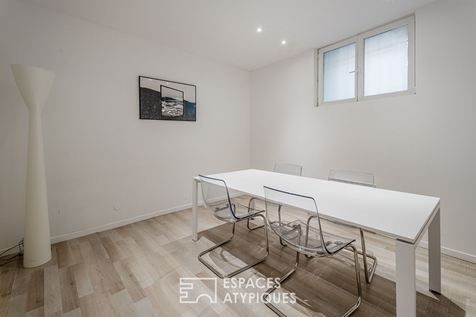 Local professionnel spacieux et sécurisé en centre-ville de Narbonne