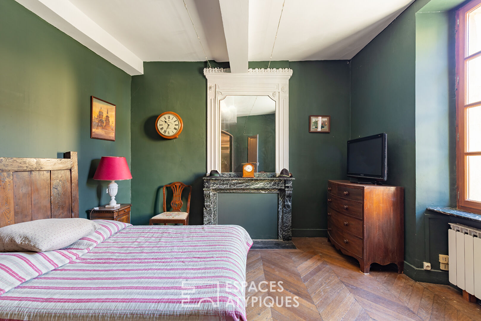 Maison de Maître du XVIIIe avec piscine et jardin clos au Coeur du Minervois