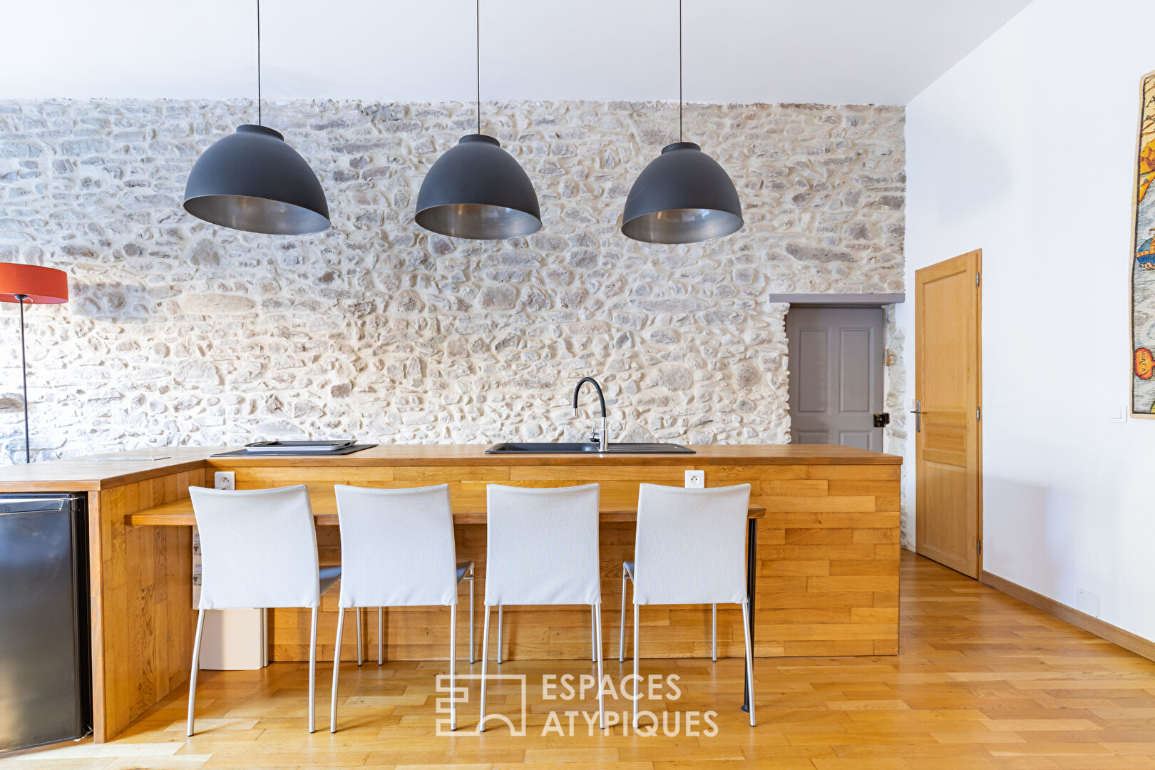 Maison de Maître du XVIIIe avec piscine et jardin clos au Coeur du Minervois