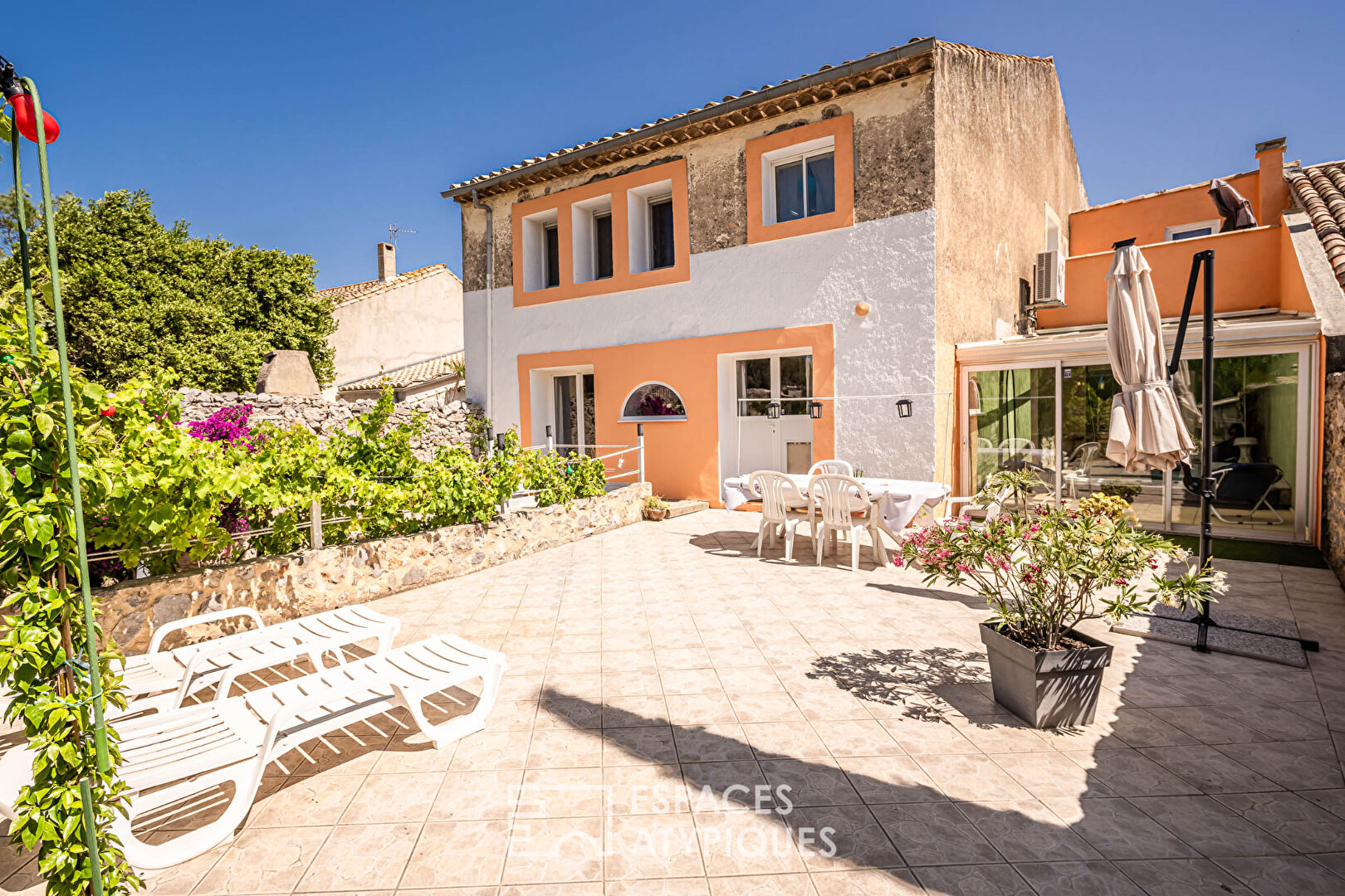 Vigneronne d’exception au cachet rare à 5 minutes des plages sauvages